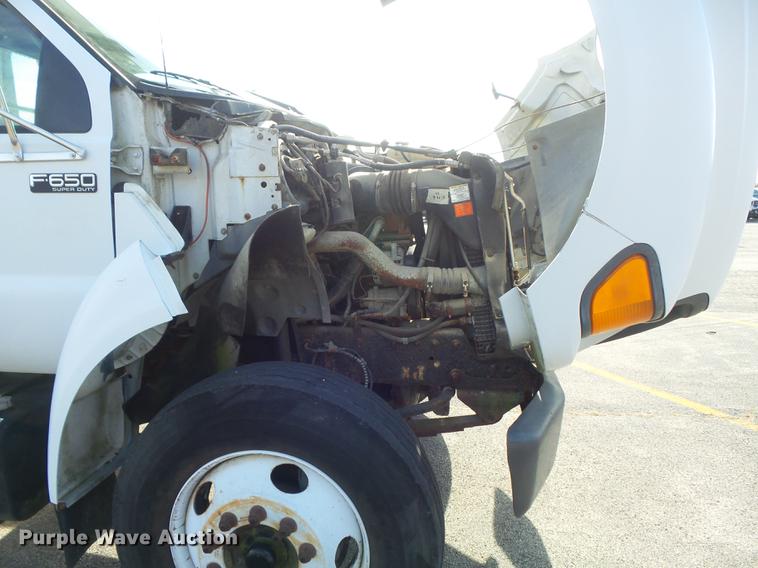 image for item DB6269 2000 Ford F650 Super Duty XL bucket truck