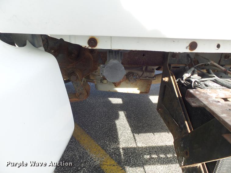 image for item DB6269 2000 Ford F650 Super Duty XL bucket truck