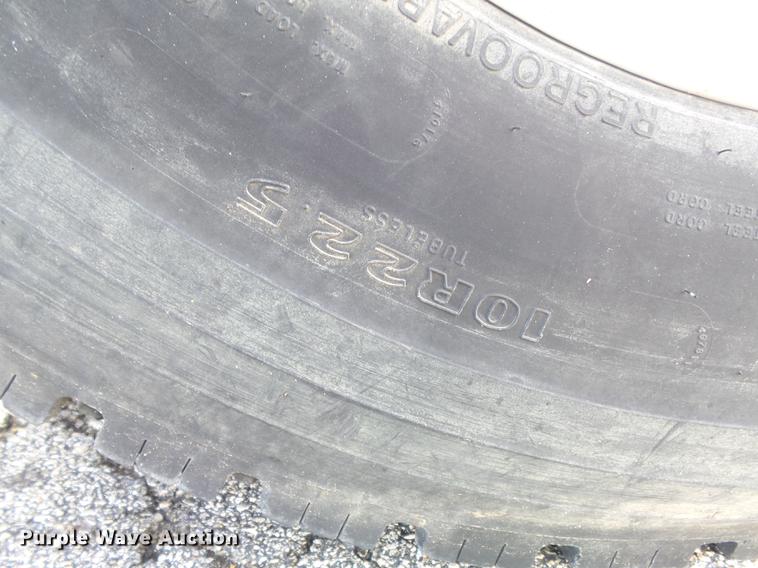 image for item DB6269 2000 Ford F650 Super Duty XL bucket truck