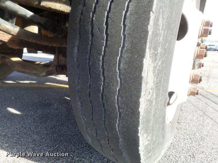 image for item DB6269 2000 Ford F650 Super Duty XL bucket truck