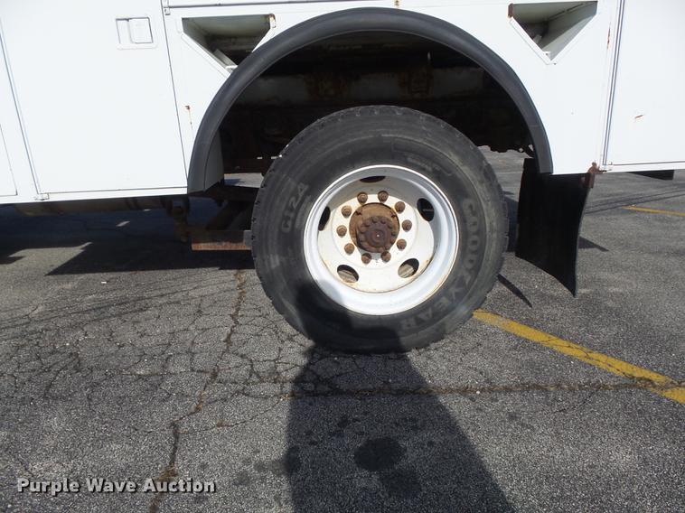 image for item DB6269 2000 Ford F650 Super Duty XL bucket truck