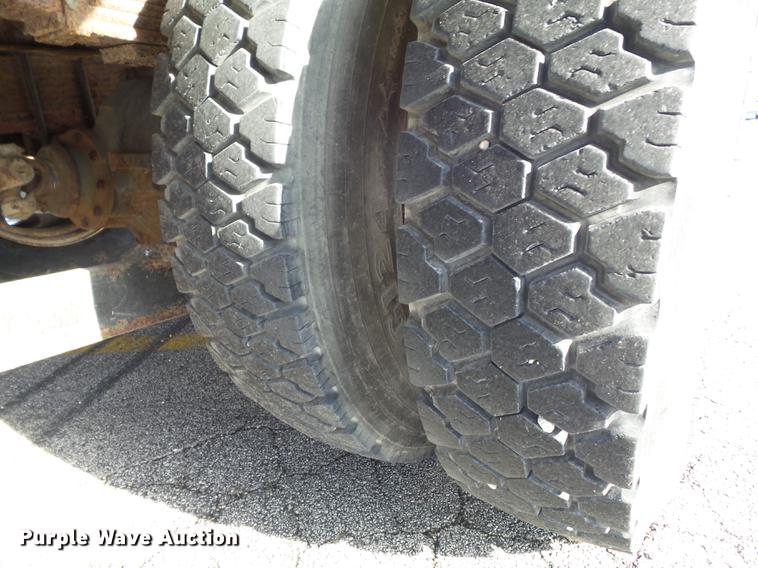 image for item DB6269 2000 Ford F650 Super Duty XL bucket truck