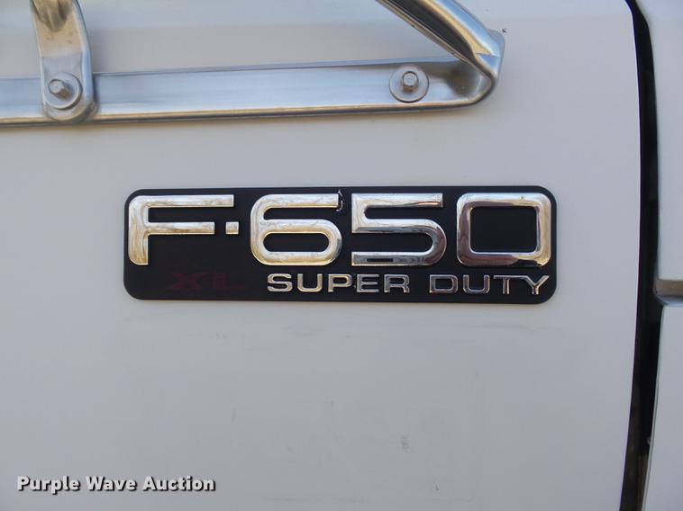 image for item DB6269 2000 Ford F650 Super Duty XL bucket truck