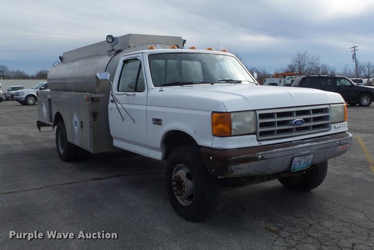 image for item DB6270 1991 Ford F450 Super Duty fuel truck