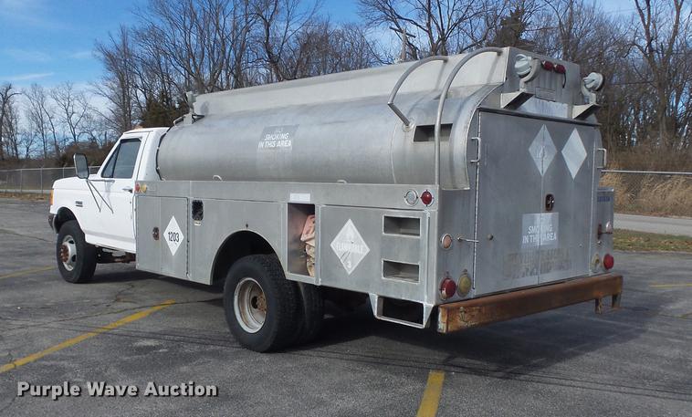 image for item DB6270 1991 Ford F450 Super Duty fuel truck