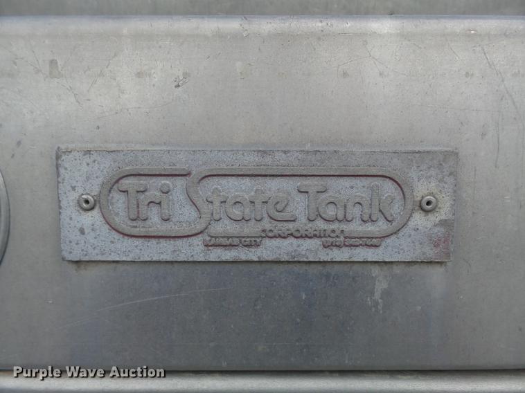 image for item DB6270 1991 Ford F450 Super Duty fuel truck