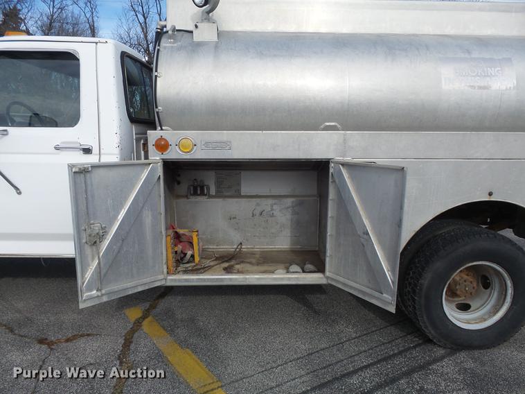 image for item DB6270 1991 Ford F450 Super Duty fuel truck