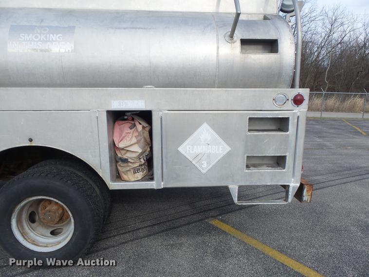 image for item DB6270 1991 Ford F450 Super Duty fuel truck