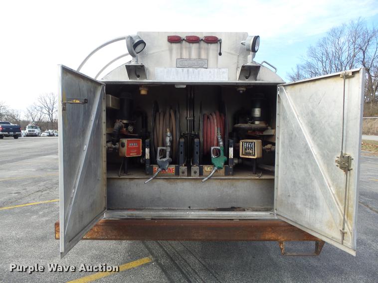 image for item DB6270 1991 Ford F450 Super Duty fuel truck