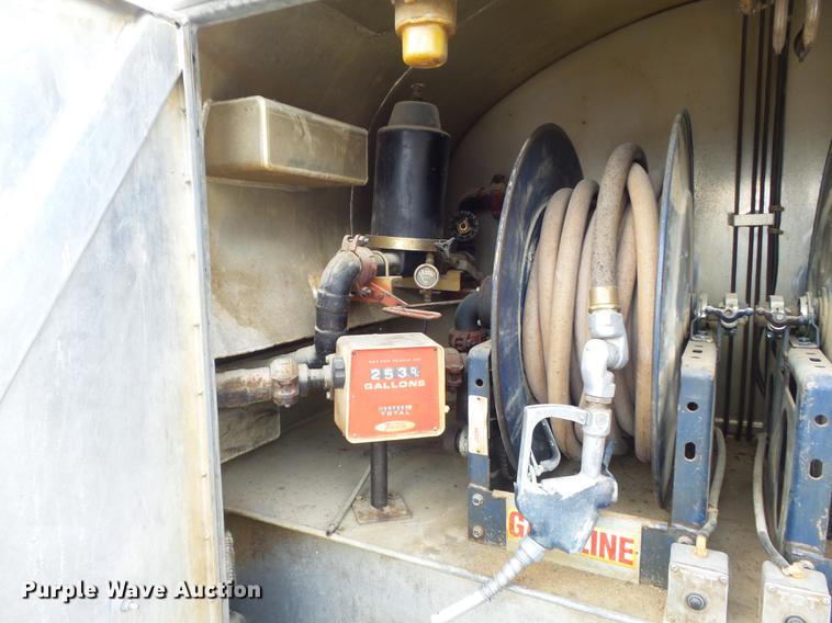 image for item DB6270 1991 Ford F450 Super Duty fuel truck