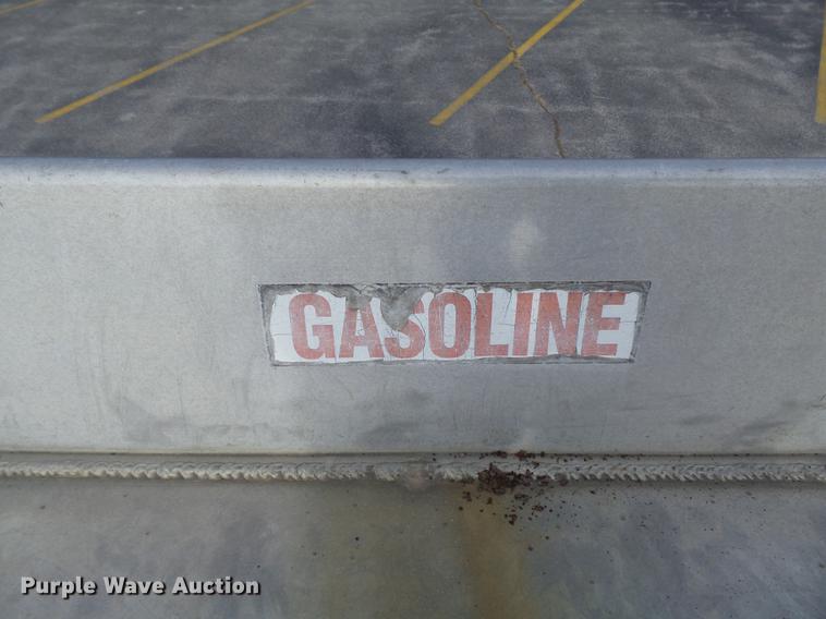 image for item DB6270 1991 Ford F450 Super Duty fuel truck