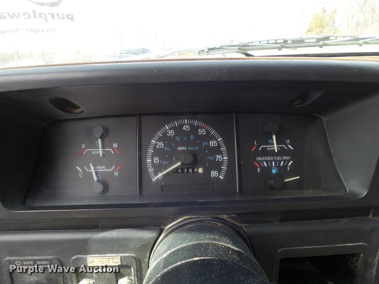 image for item DB6270 1991 Ford F450 Super Duty fuel truck