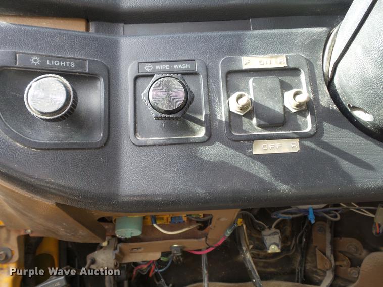 image for item DB6270 1991 Ford F450 Super Duty fuel truck