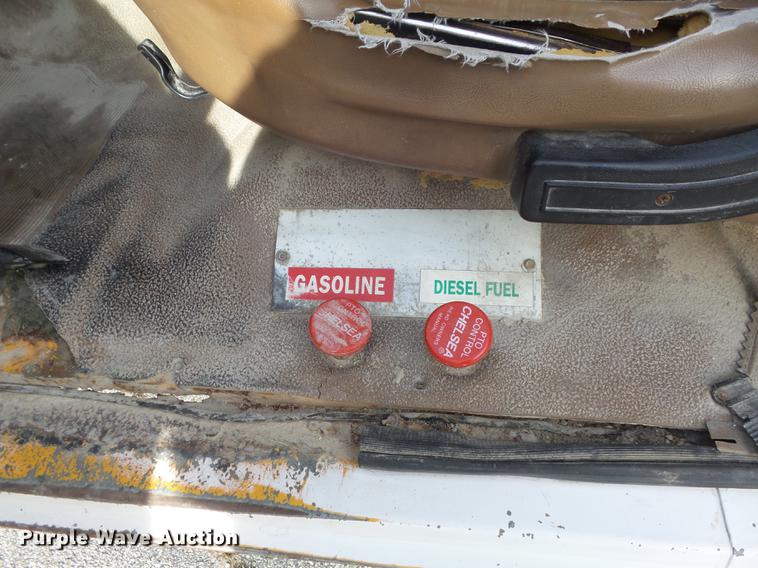 image for item DB6270 1991 Ford F450 Super Duty fuel truck