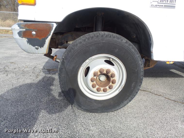 image for item DB6270 1991 Ford F450 Super Duty fuel truck