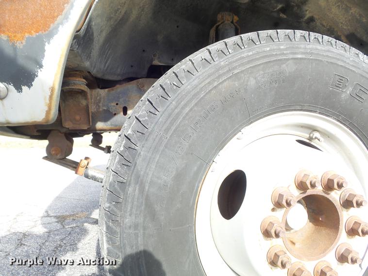 image for item DB6270 1991 Ford F450 Super Duty fuel truck