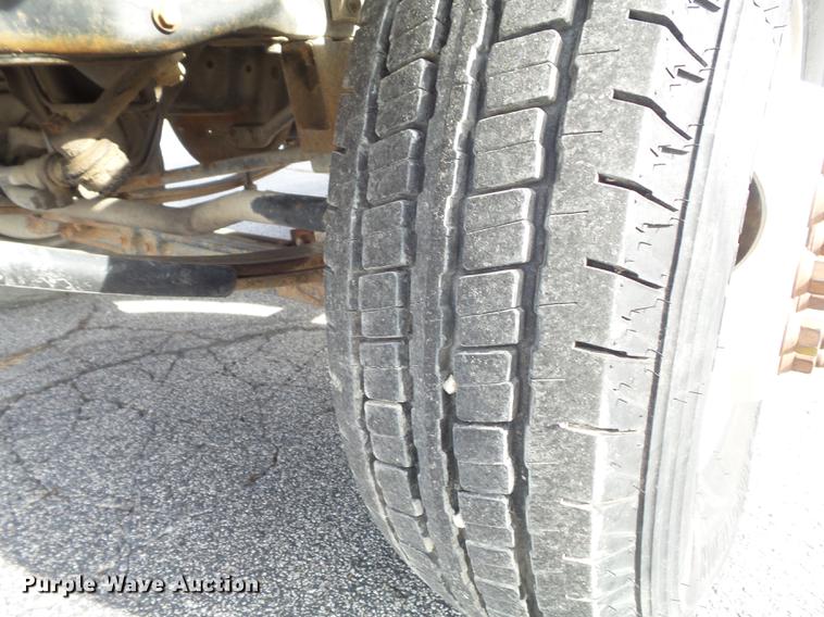 image for item DB6270 1991 Ford F450 Super Duty fuel truck