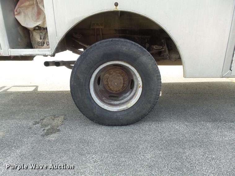 image for item DB6270 1991 Ford F450 Super Duty fuel truck