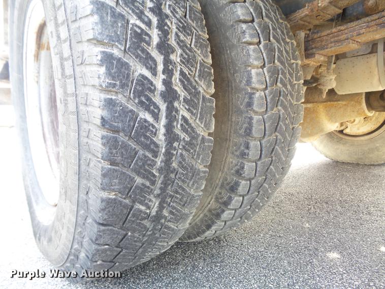 image for item DB6270 1991 Ford F450 Super Duty fuel truck