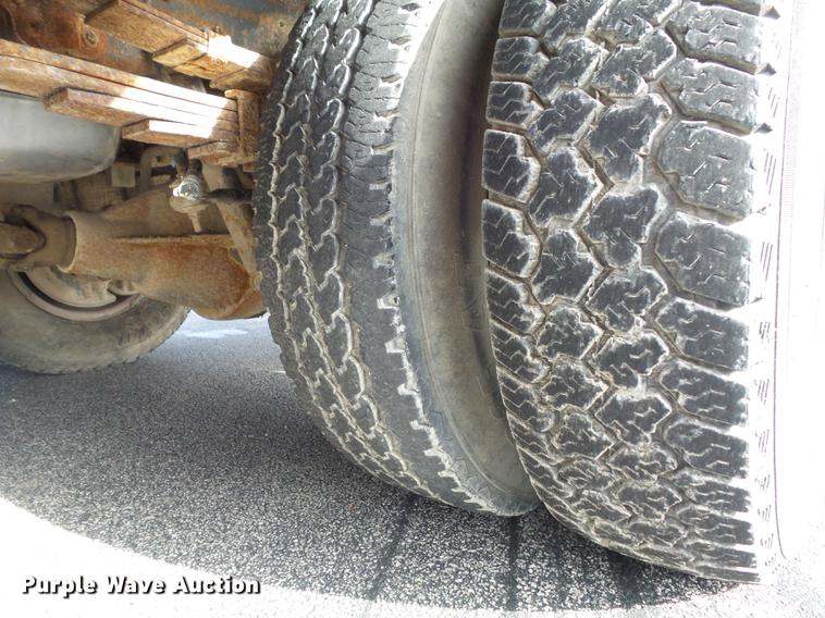 image for item DB6270 1991 Ford F450 Super Duty fuel truck