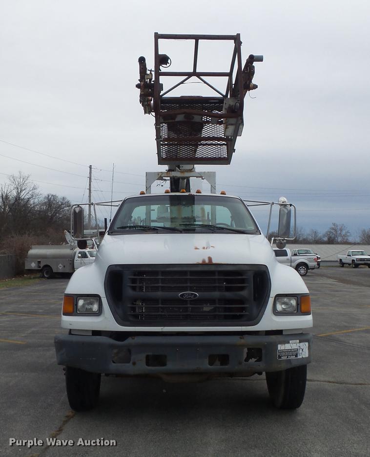 image for item DB6271 2000 Ford F650 Super Duty XL bucket truck