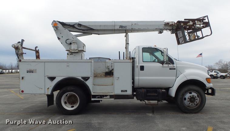 image for item DB6271 2000 Ford F650 Super Duty XL bucket truck