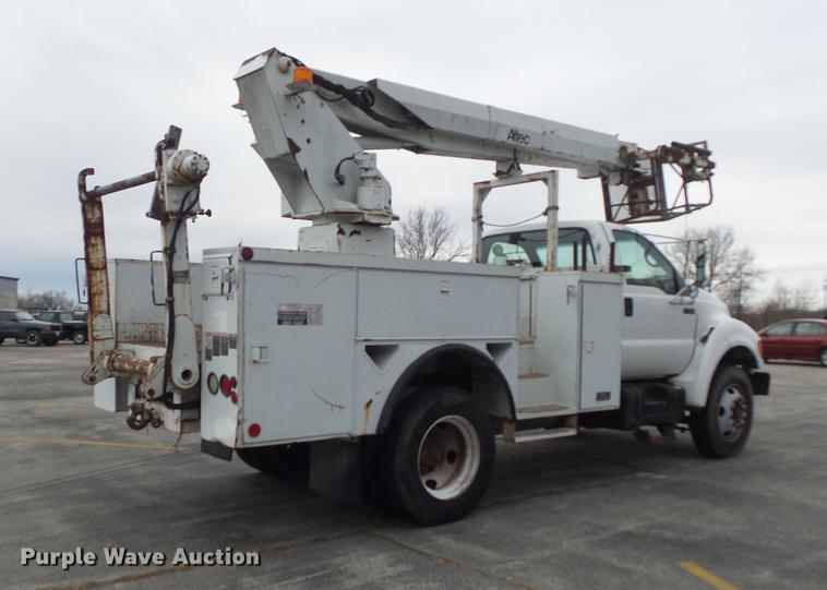 image for item DB6271 2000 Ford F650 Super Duty XL bucket truck