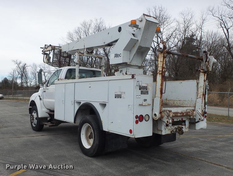 image for item DB6271 2000 Ford F650 Super Duty XL bucket truck