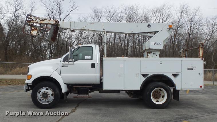 image for item DB6271 2000 Ford F650 Super Duty XL bucket truck