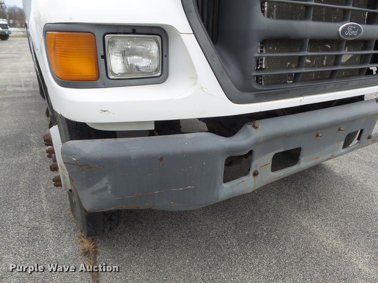image for item DB6271 2000 Ford F650 Super Duty XL bucket truck
