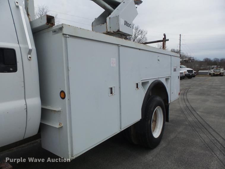 image for item DB6271 2000 Ford F650 Super Duty XL bucket truck