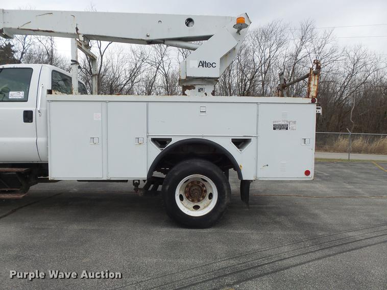 image for item DB6271 2000 Ford F650 Super Duty XL bucket truck