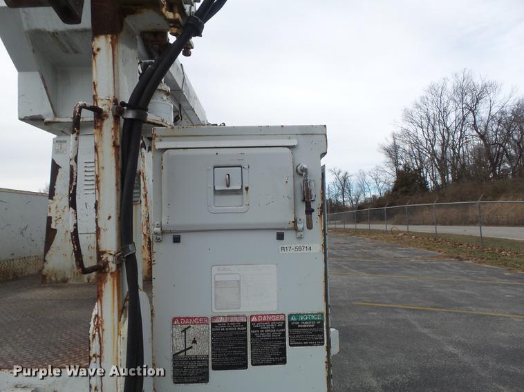 image for item DB6271 2000 Ford F650 Super Duty XL bucket truck