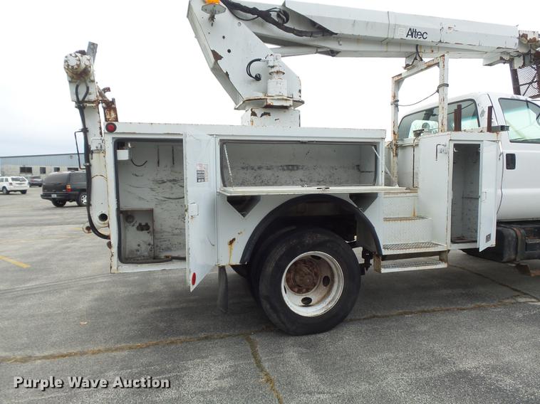 image for item DB6271 2000 Ford F650 Super Duty XL bucket truck