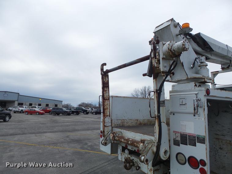 image for item DB6271 2000 Ford F650 Super Duty XL bucket truck