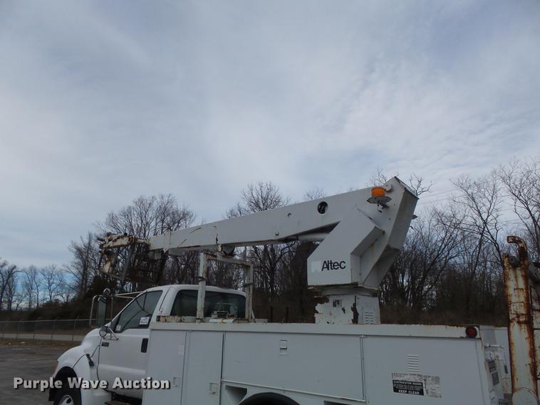 image for item DB6271 2000 Ford F650 Super Duty XL bucket truck