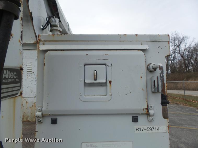 image for item DB6271 2000 Ford F650 Super Duty XL bucket truck