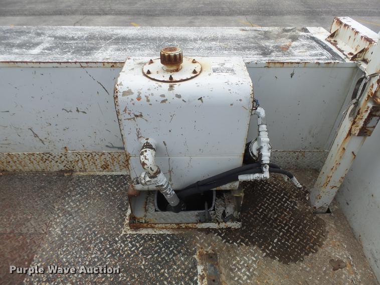 image for item DB6271 2000 Ford F650 Super Duty XL bucket truck