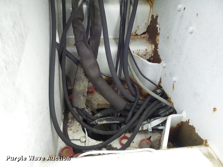 image for item DB6271 2000 Ford F650 Super Duty XL bucket truck