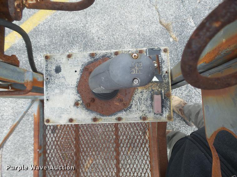 image for item DB6271 2000 Ford F650 Super Duty XL bucket truck