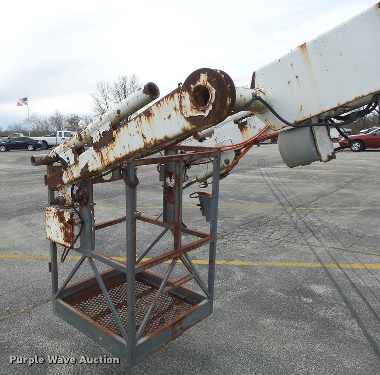 image for item DB6271 2000 Ford F650 Super Duty XL bucket truck