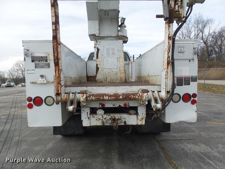 image for item DB6271 2000 Ford F650 Super Duty XL bucket truck