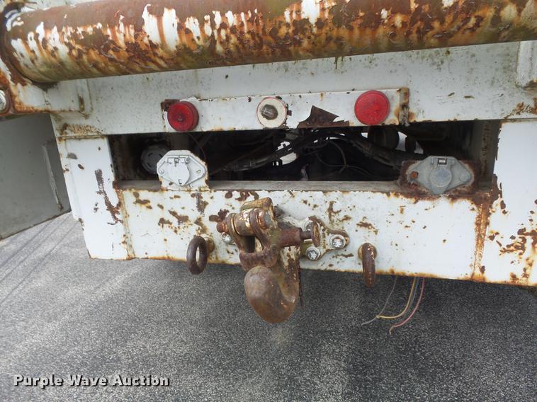 image for item DB6271 2000 Ford F650 Super Duty XL bucket truck