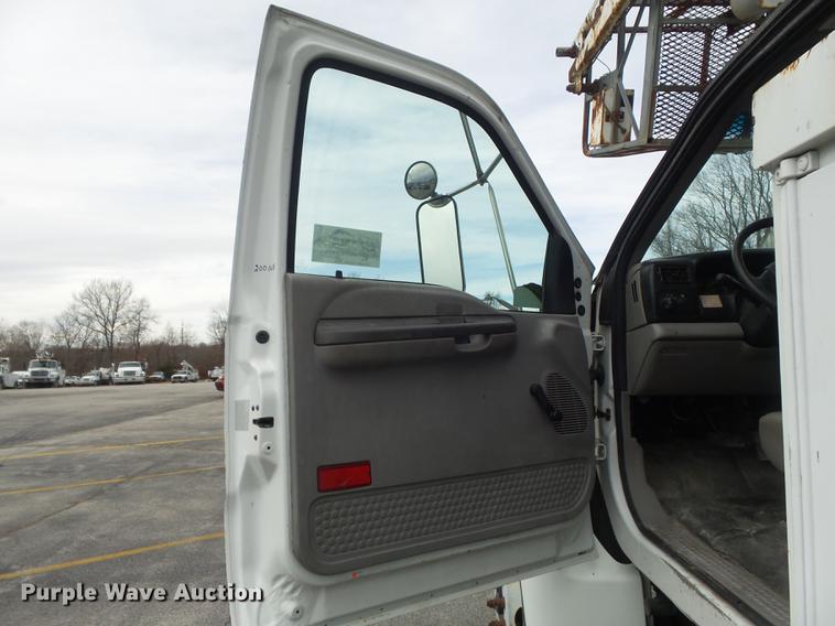 image for item DB6271 2000 Ford F650 Super Duty XL bucket truck