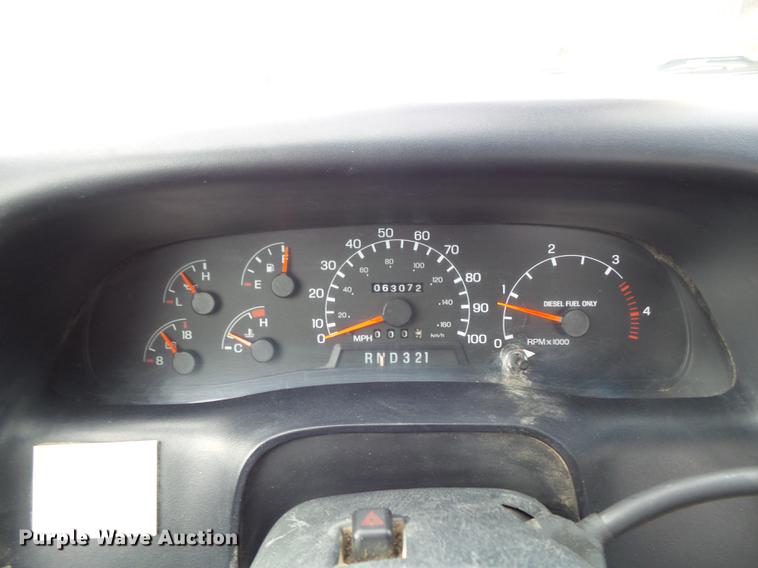 image for item DB6271 2000 Ford F650 Super Duty XL bucket truck