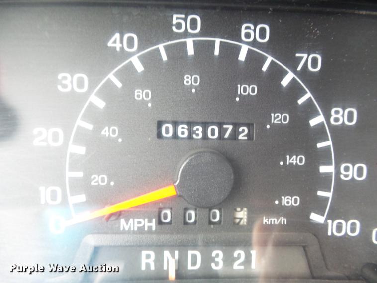 image for item DB6271 2000 Ford F650 Super Duty XL bucket truck