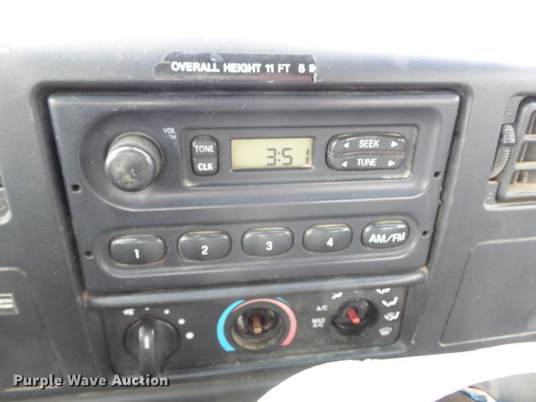 image for item DB6271 2000 Ford F650 Super Duty XL bucket truck