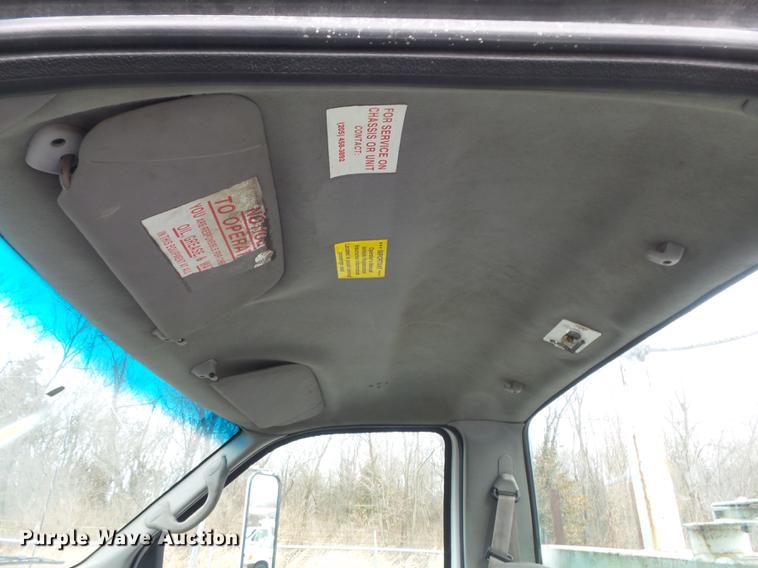 image for item DB6271 2000 Ford F650 Super Duty XL bucket truck