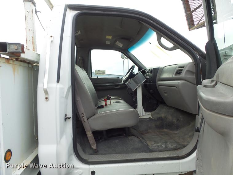 image for item DB6271 2000 Ford F650 Super Duty XL bucket truck