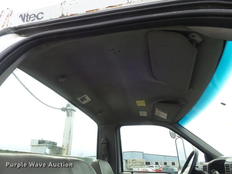 image for item DB6271 2000 Ford F650 Super Duty XL bucket truck